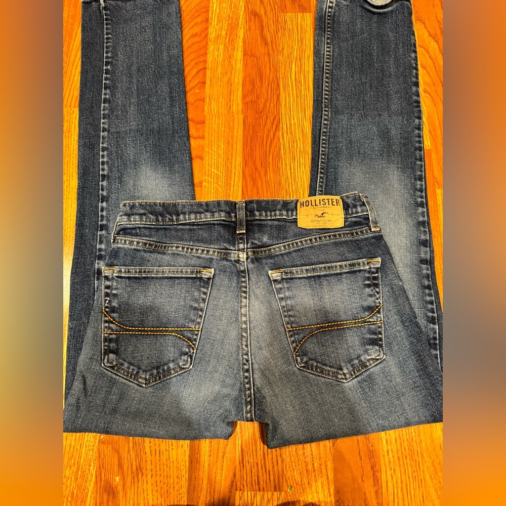 Men’s Hollister Slim Straight Jeans - Picture 2 of 4